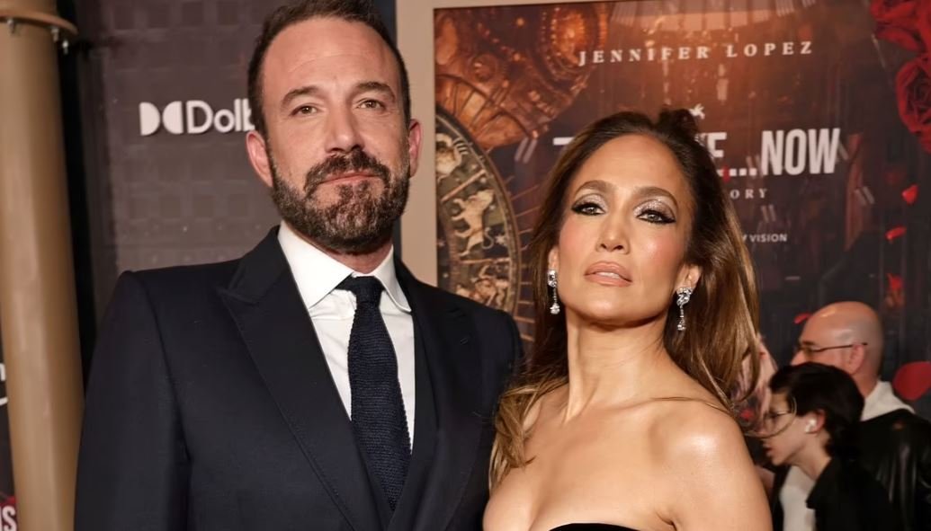 Jennifer Lopez files for divorce from Ben Affleck